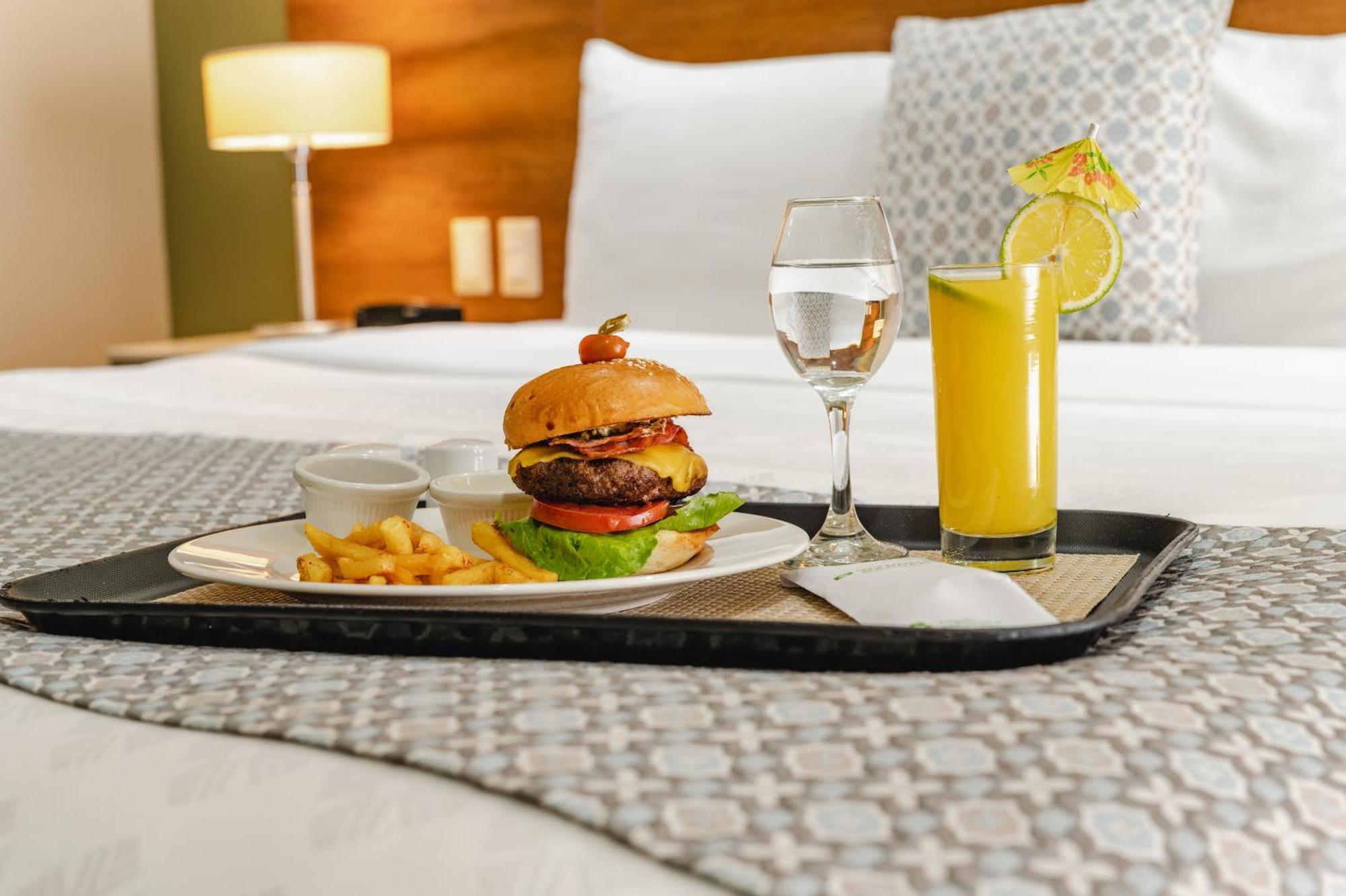 Wyndham Garden Guayaquil Ξενοδοχείο Εξωτερικό φωτογραφία