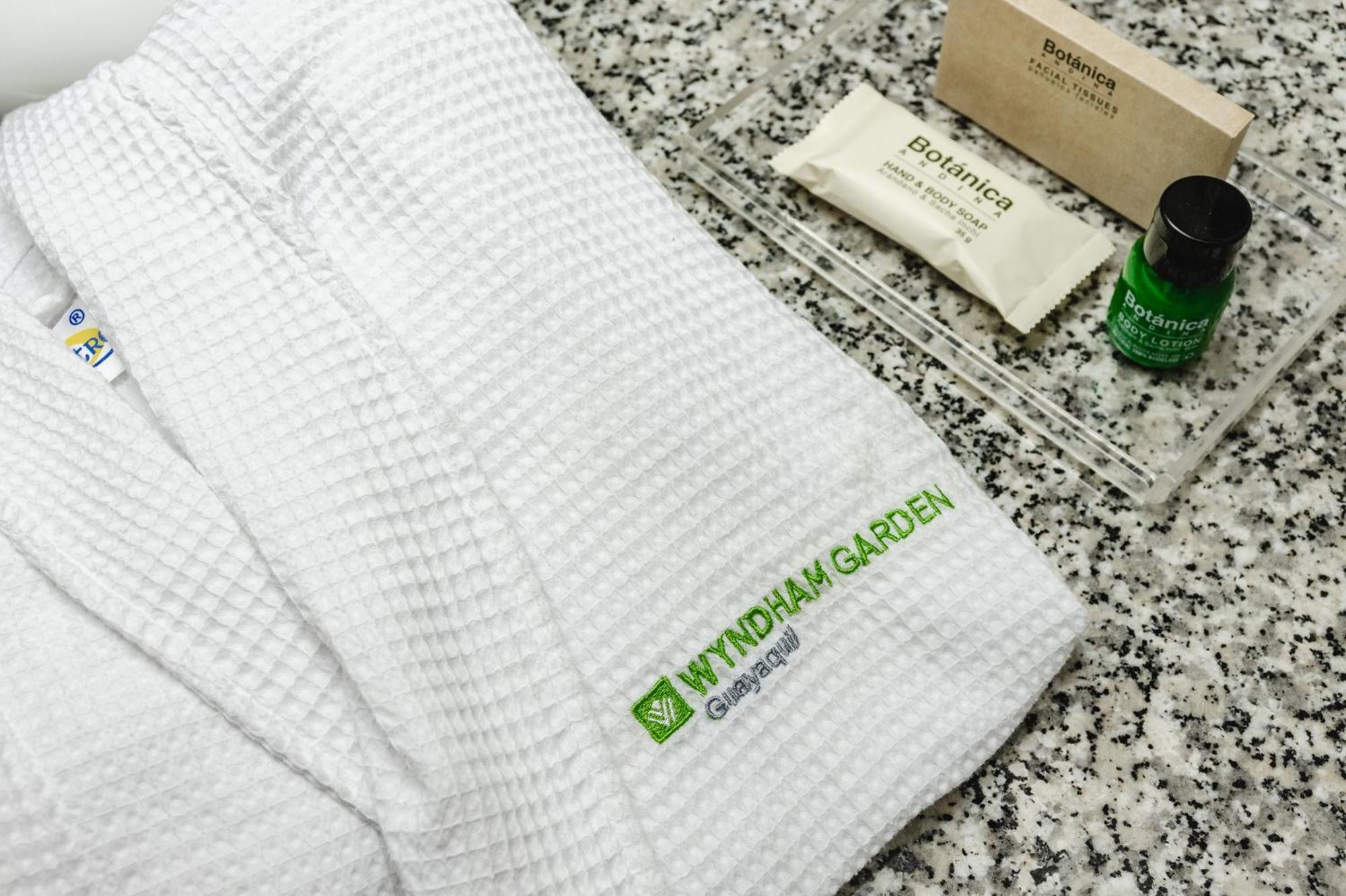 Wyndham Garden Guayaquil Ξενοδοχείο Εξωτερικό φωτογραφία