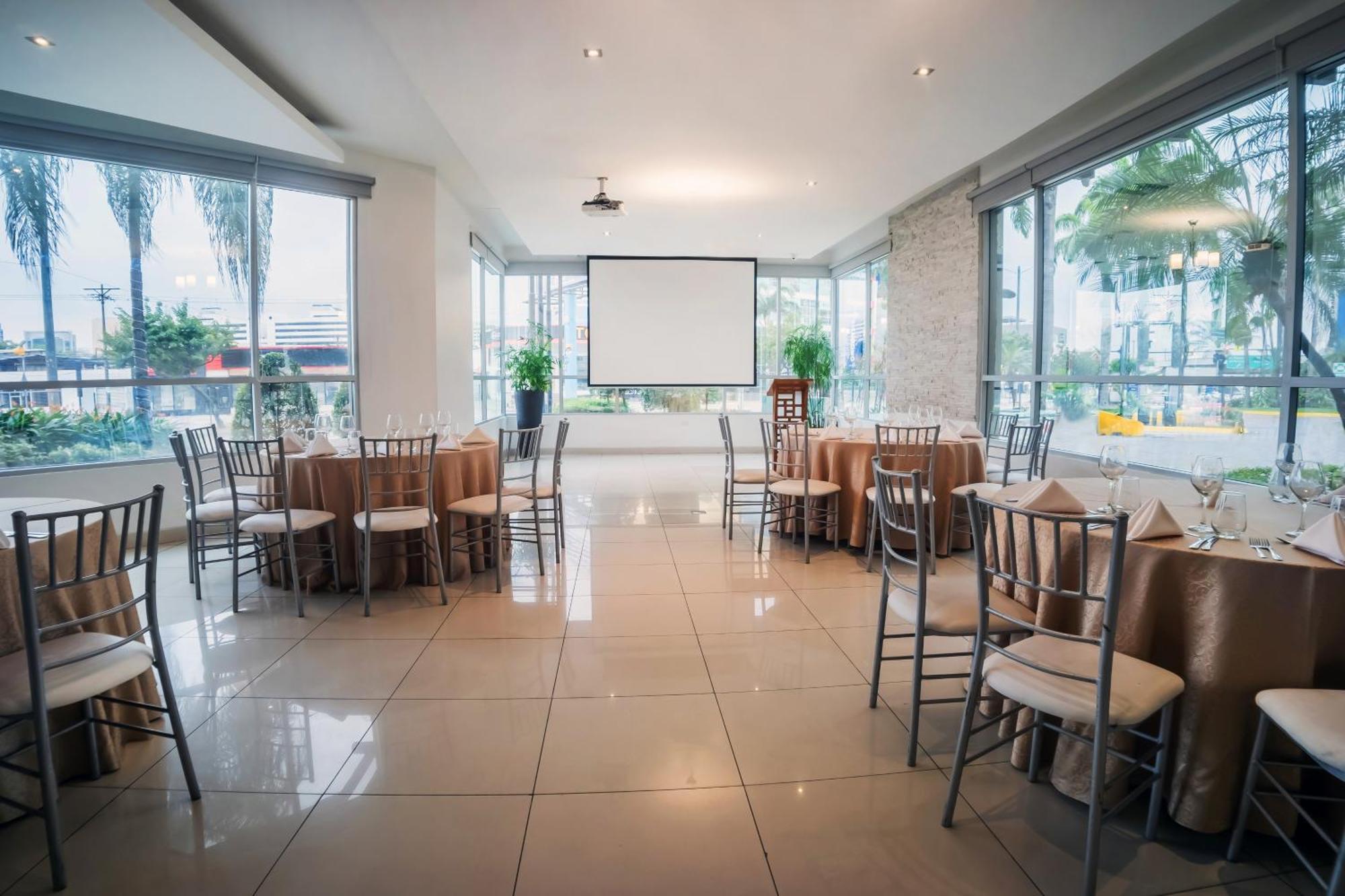 Wyndham Garden Guayaquil Ξενοδοχείο Εξωτερικό φωτογραφία